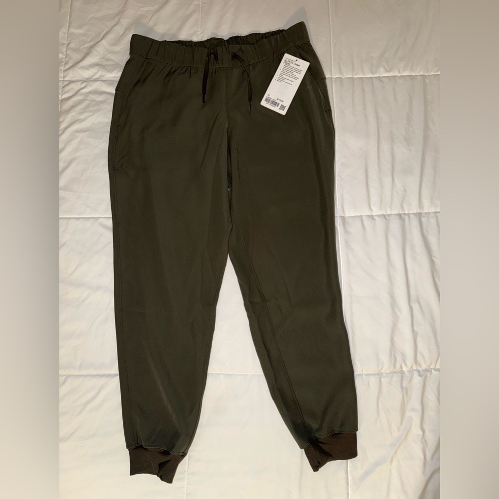 Lululemon Women’s On the Fly Jogger Woven